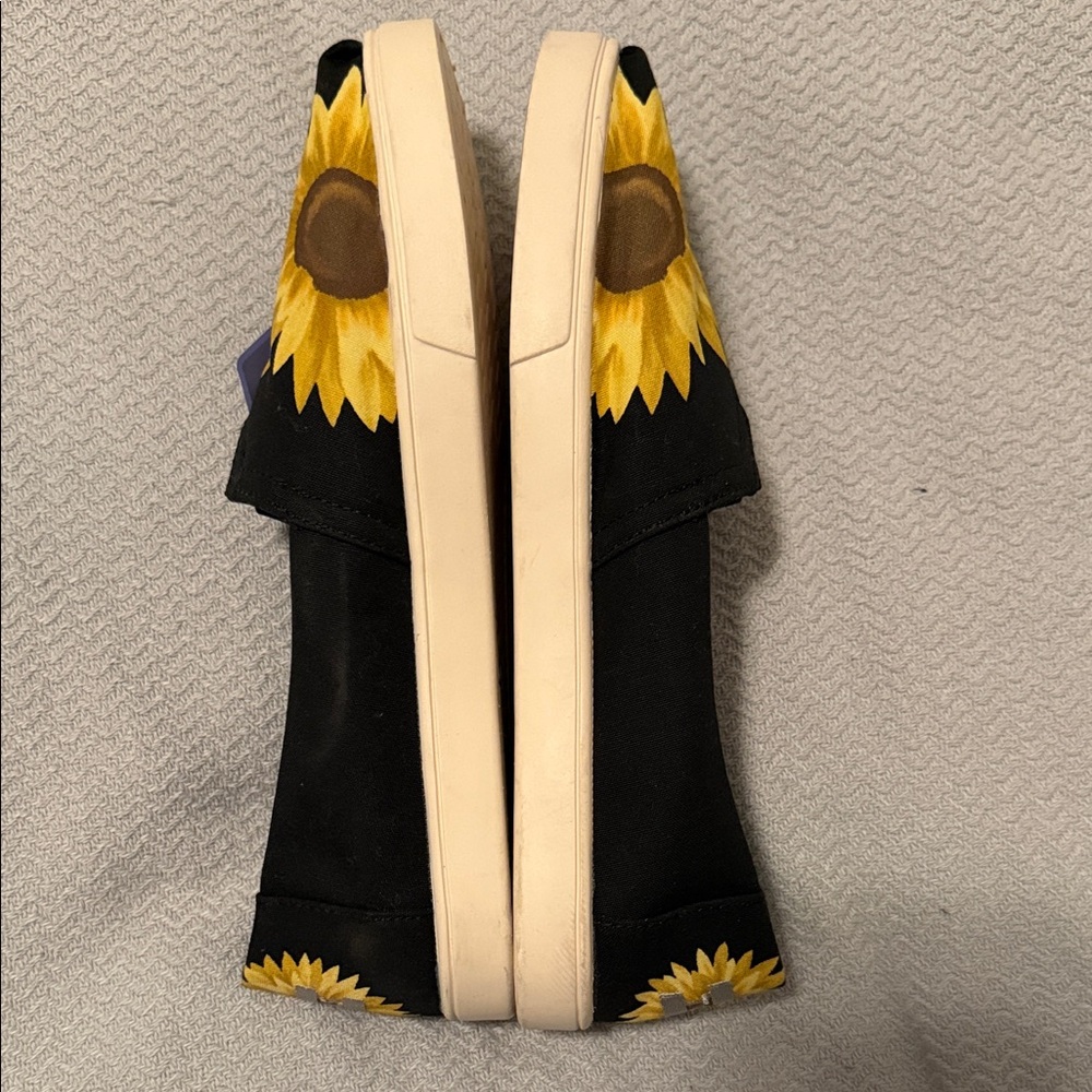 Toms Black Canvas Slip-On Flats with Yellow Sunflower Motif - Picture 6 of 10